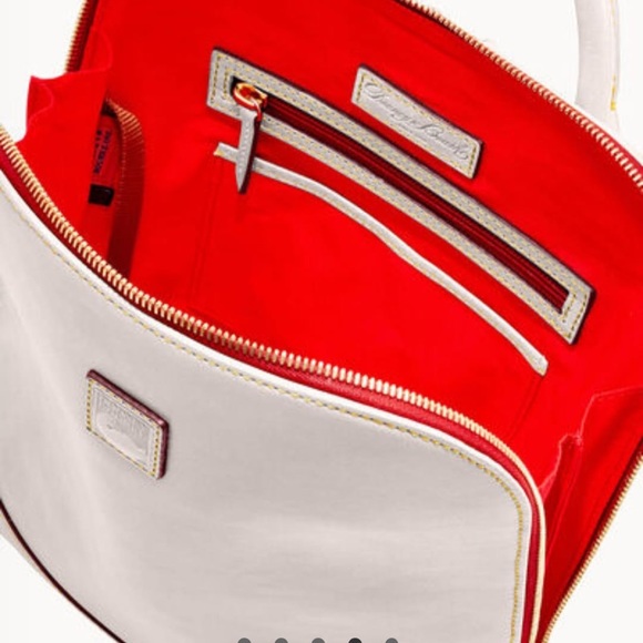 New staffiano backpack by Dooney and Bourke Never worn - Picture 4 of 6